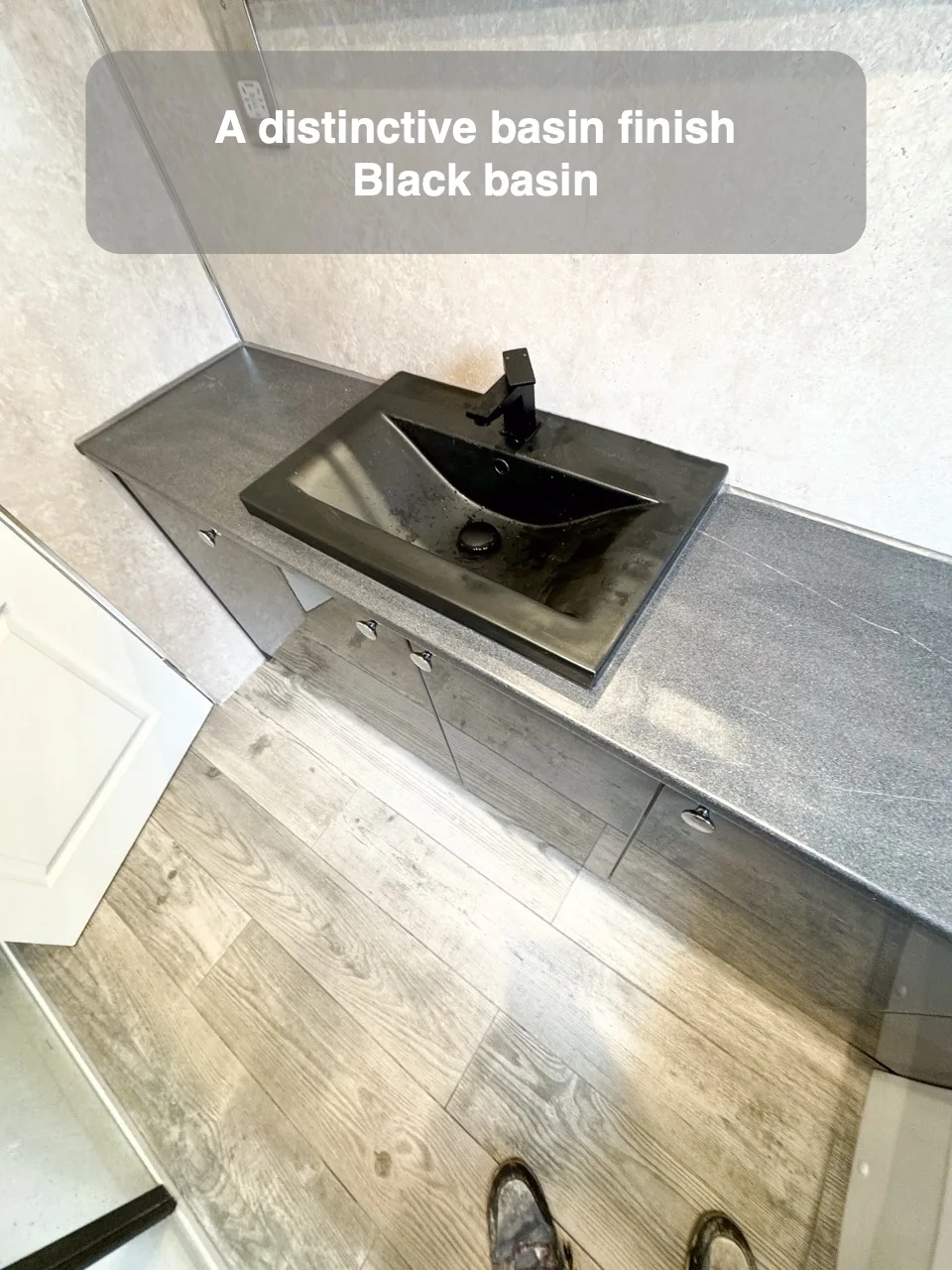 A distinctive basin finish — Black basin