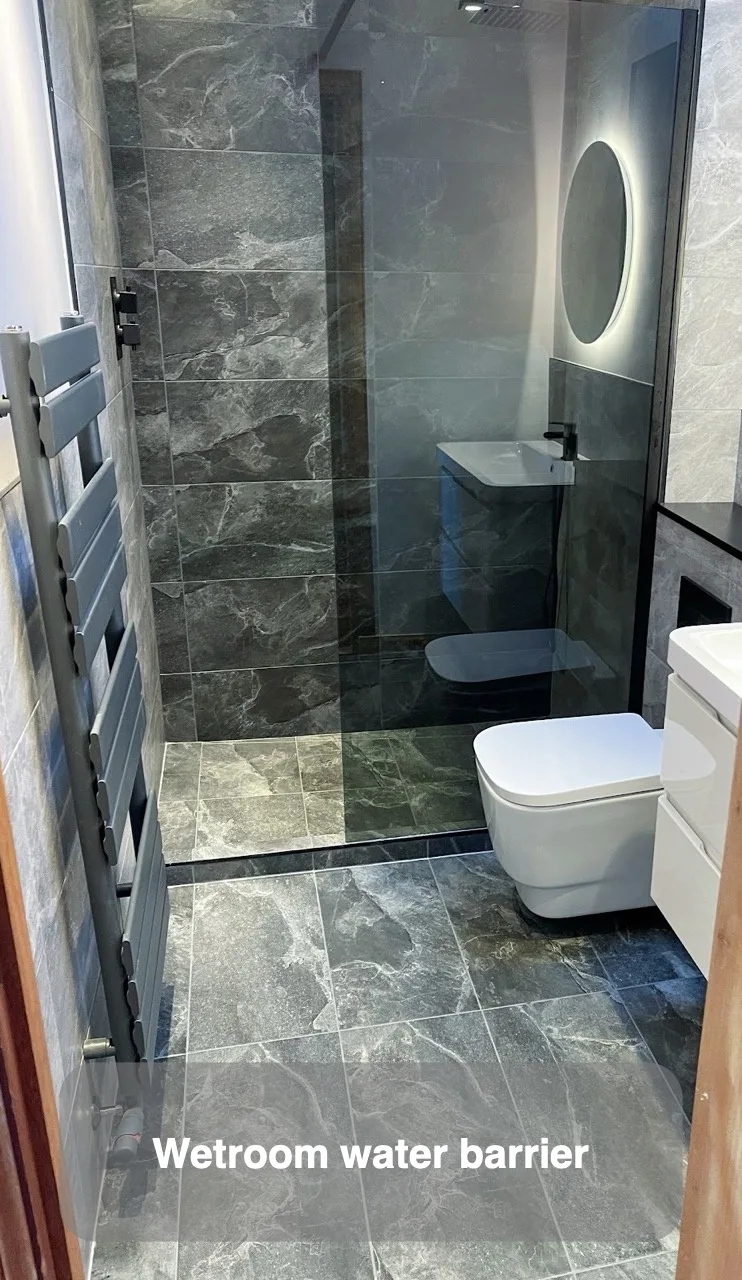 Wetroom water barrier