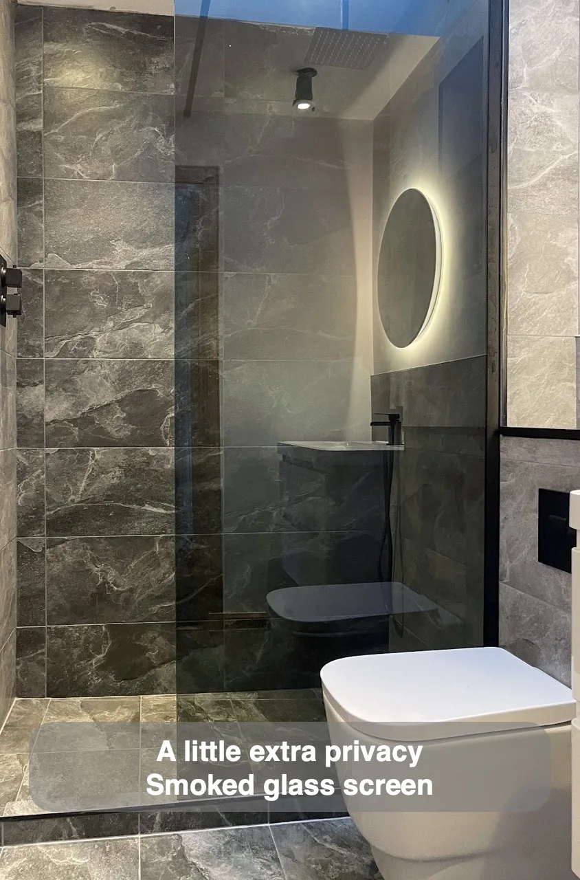 A little extra privacy — Smoked glass screen