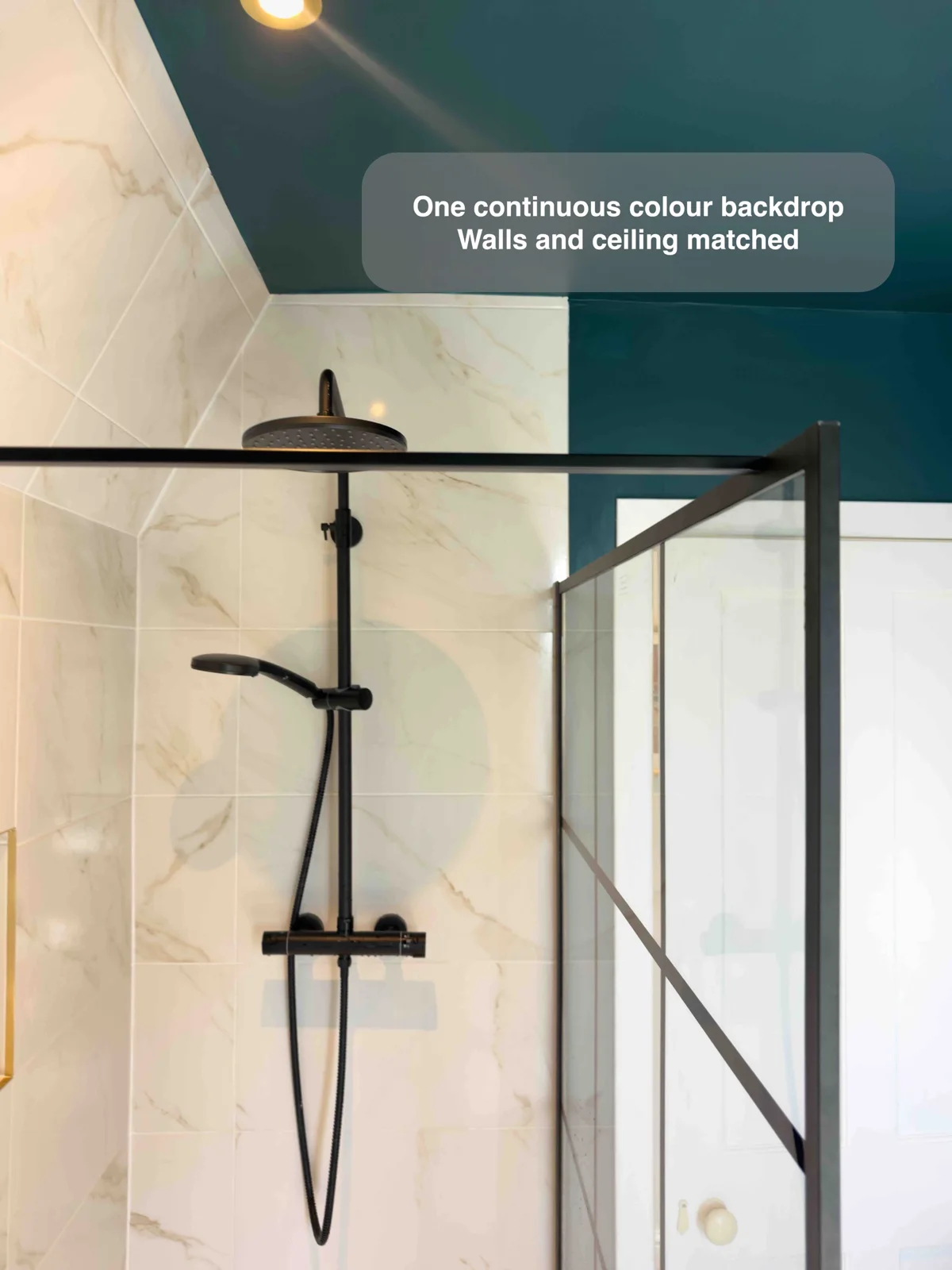 Carry the wall colour onto the ceiling