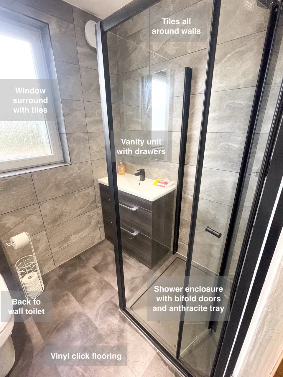 Vanity Unit on the Side Wall