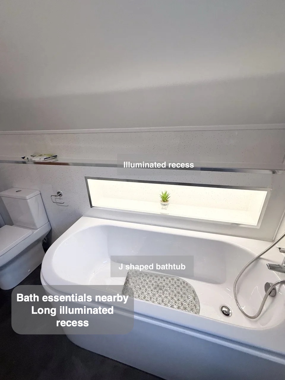 Long illuminated recess